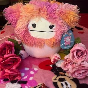 Caparinne the bigfoot
Squishmallow 8"